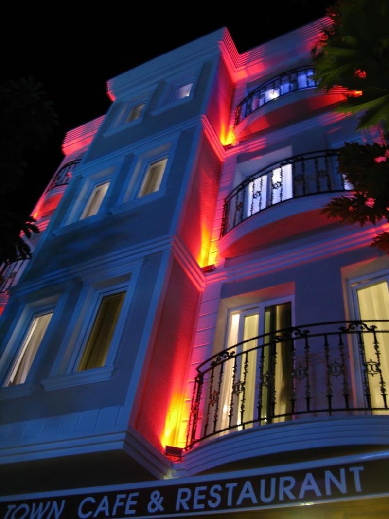 Charm Hotel Istanboel Buitenkant foto